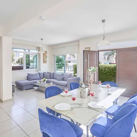 Villa Delfini 27 *